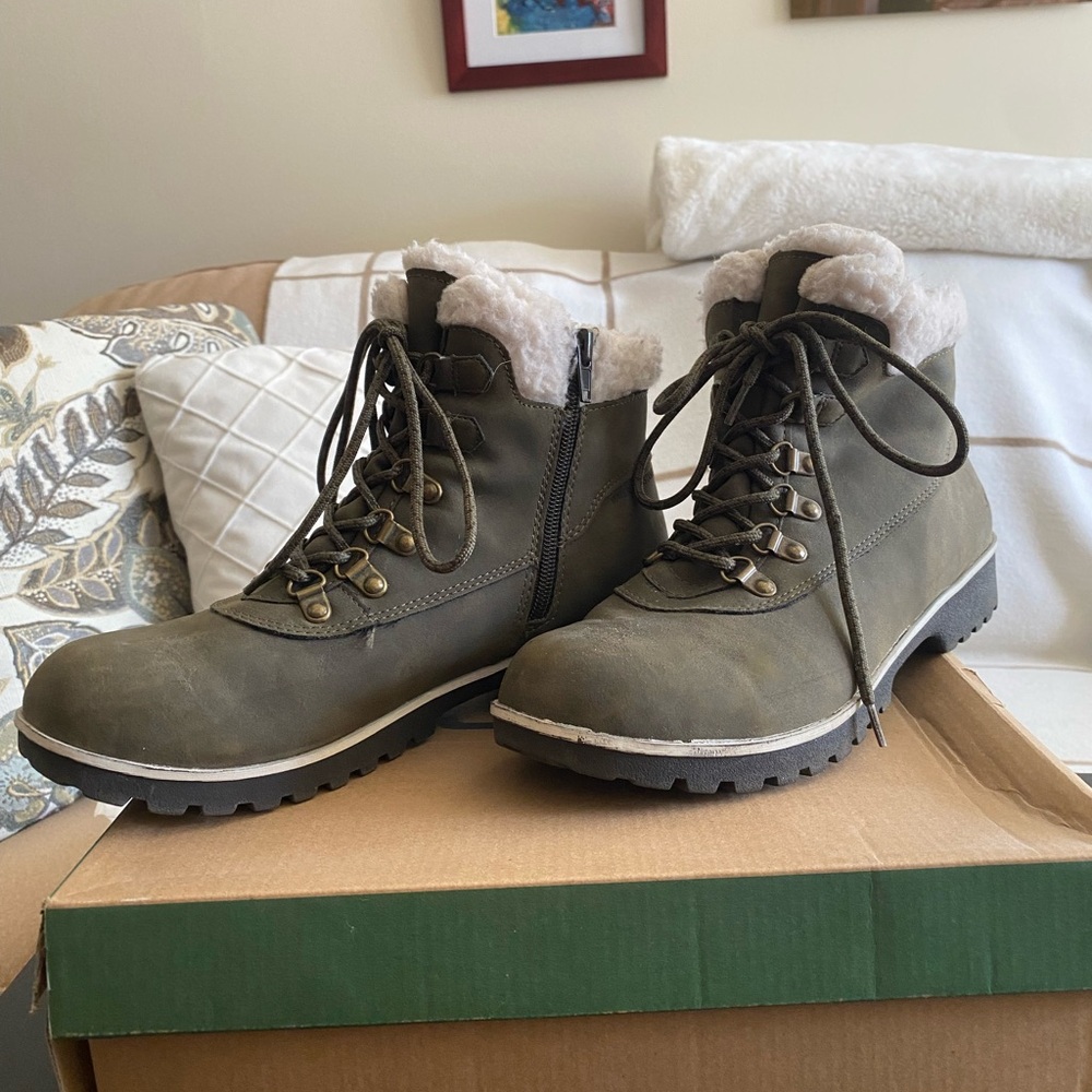 Jambu Cream Fur-Lined Boots